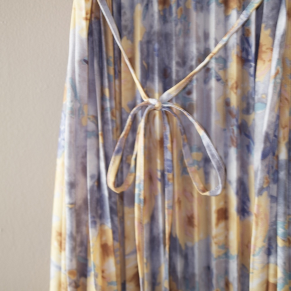 Bishop + Young Mara Pleated Floral Dress in Blue - Picture 7 of 8